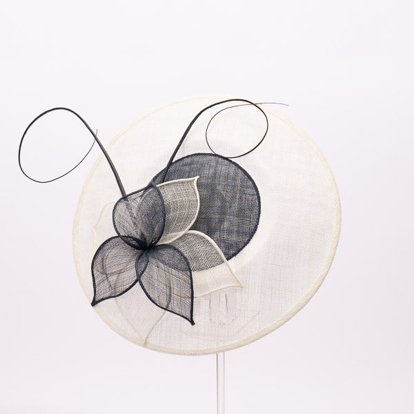Saucer with Feather Quills