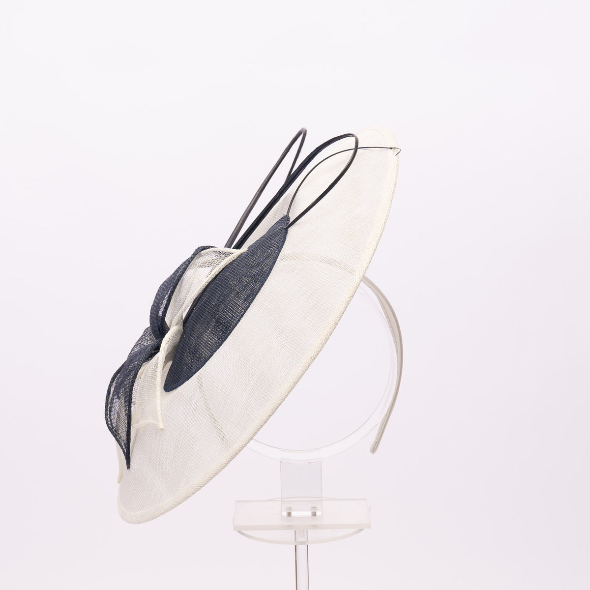 Saucer with Feather Quills