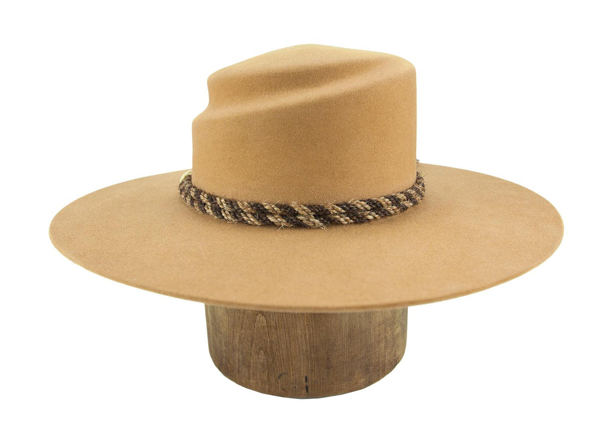 "twisted camel" 7