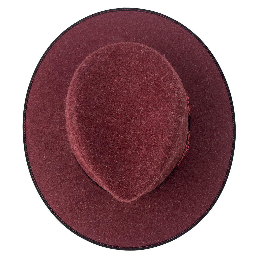 center-dent-crown-with-bound-brim-and-contract-stitching