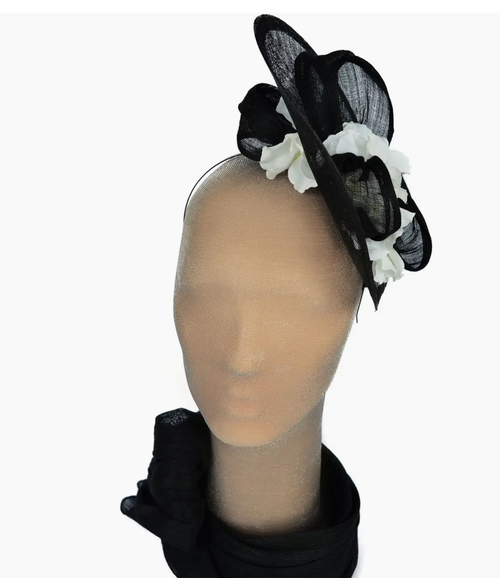 fascinator ~ black /white